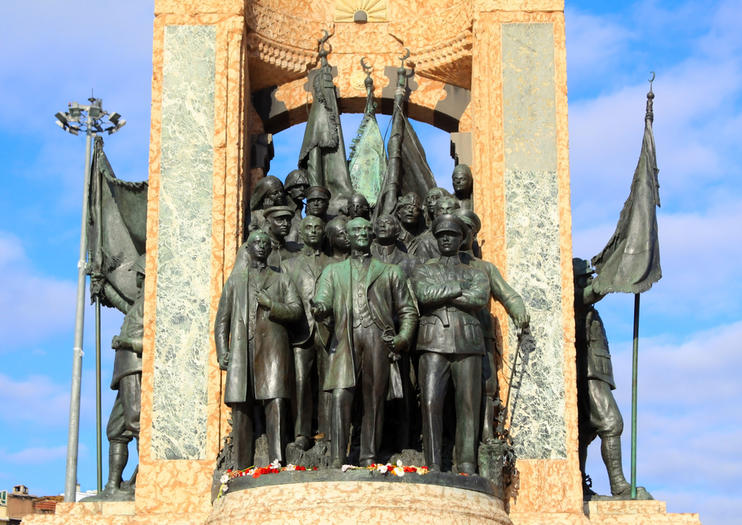 Der Taksim Platz - Attraktionen in Istanbul